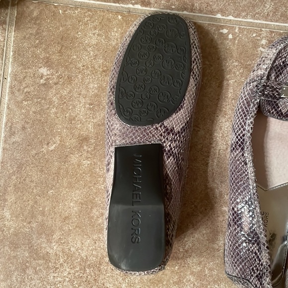 Michael Kors snakeskin shoes - Picture 2 of 3